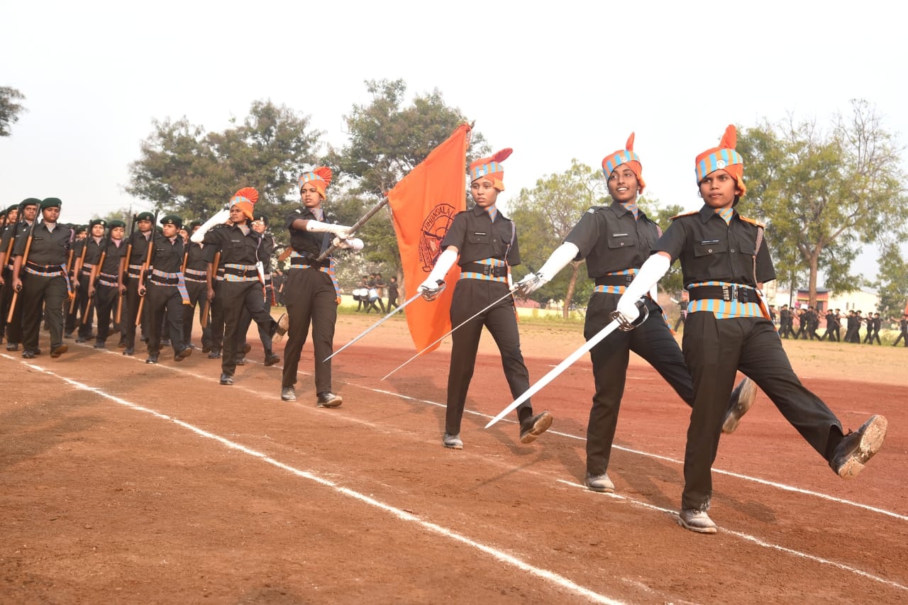 BHONSALA MILITARY SCHOOL GIRLS PARED 